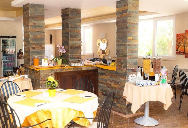 Hotel Villa Aurora Latina Zewnętrze zdjęcie