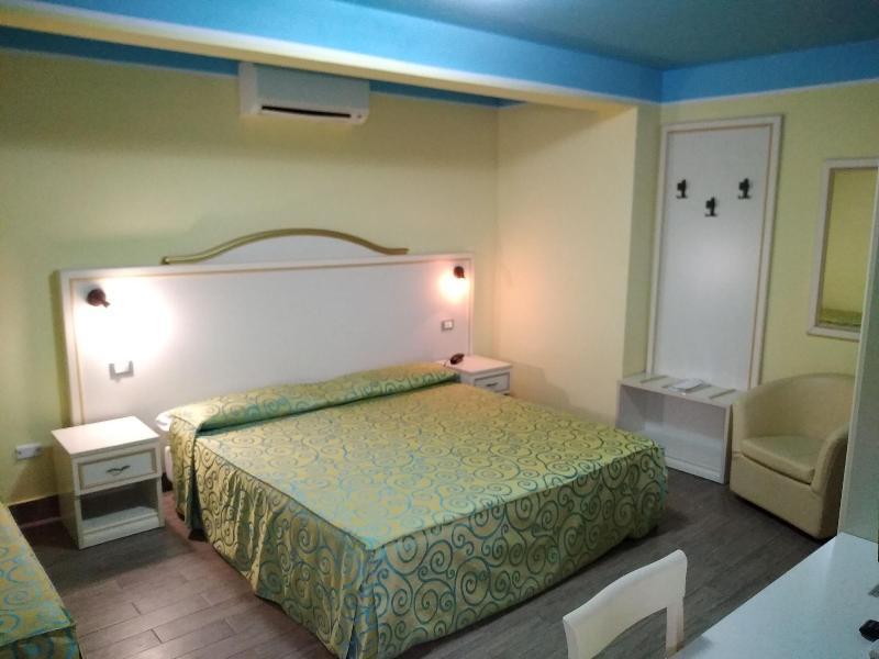 Hotel Villa Aurora Latina Zewnętrze zdjęcie