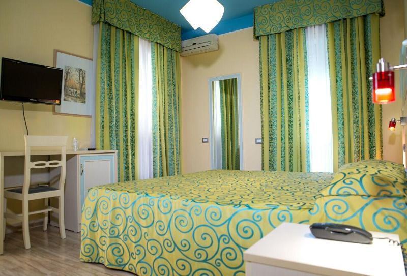 Hotel Villa Aurora Latina Zewnętrze zdjęcie