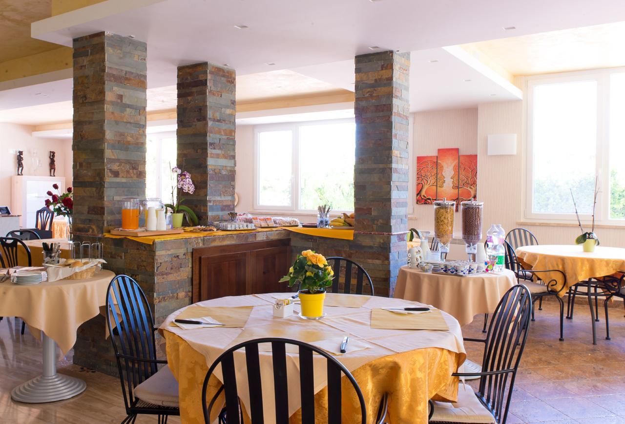 Hotel Villa Aurora Latina Zewnętrze zdjęcie