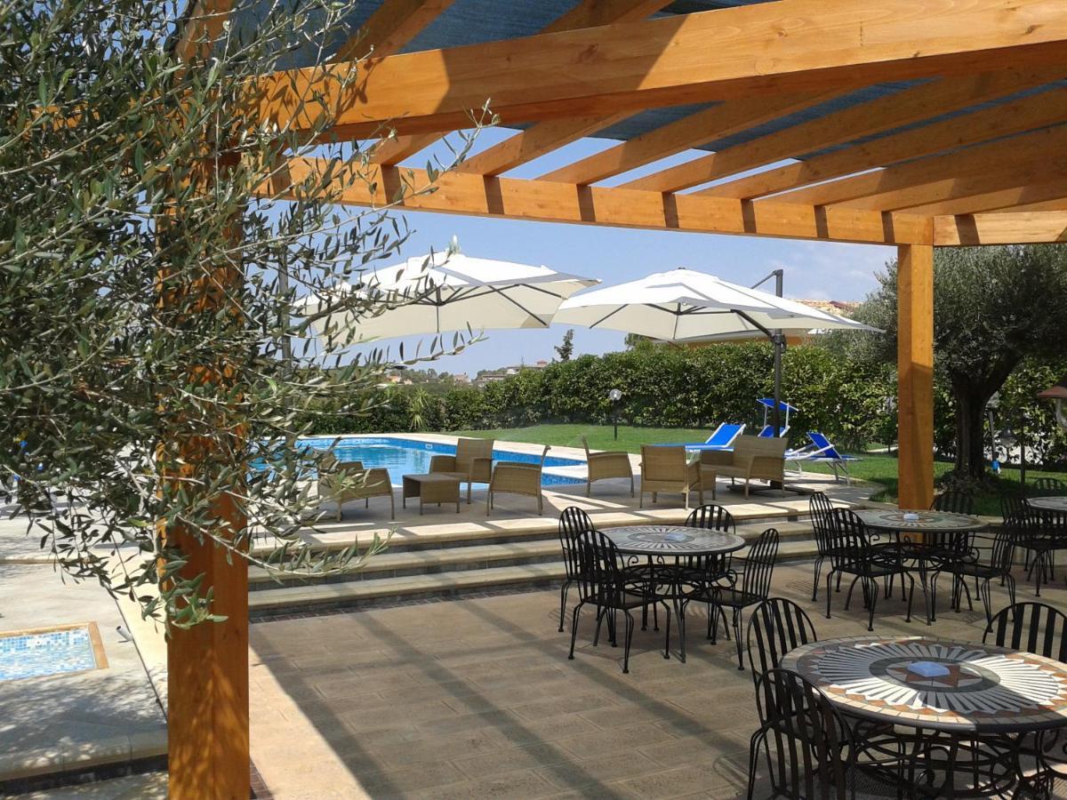 Hotel Villa Aurora Latina Zewnętrze zdjęcie